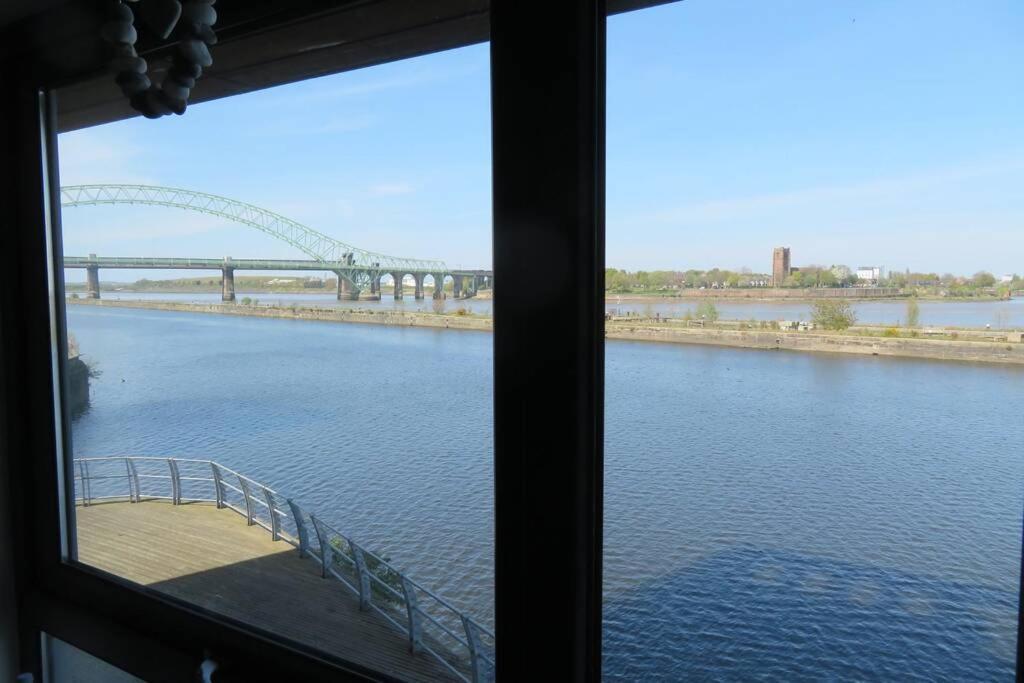 Home From Home With Fantastic Views 2 Runcorn Buitenkant foto